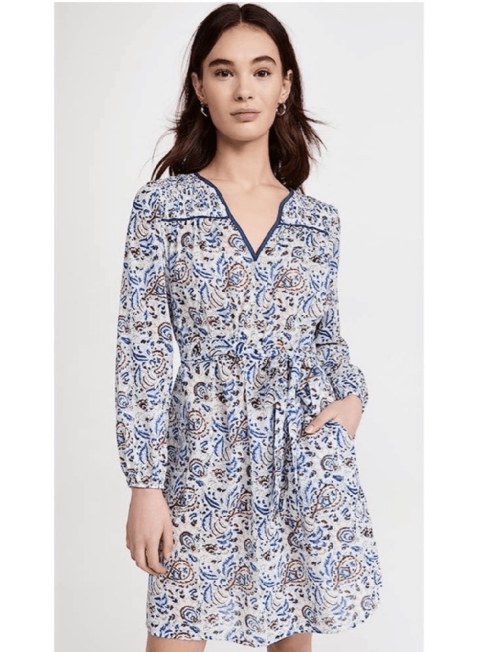 XiRENA Blue and White Paisley V-Neck Nyssa Tunic Dress